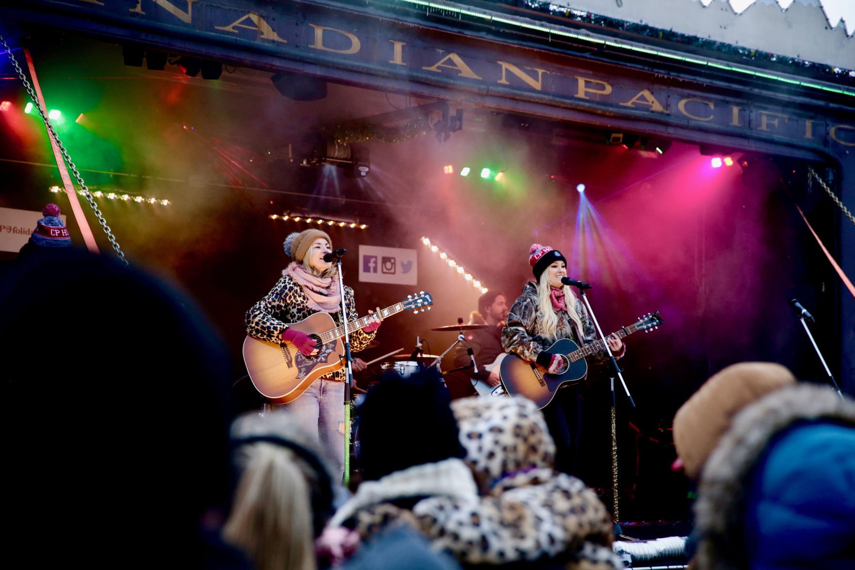 CP Holiday Train visits Winona